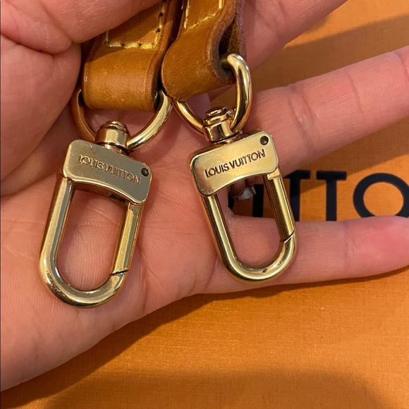 Louis Vuitton Brown Leather Strap with Gold Hardware - Picture 2 of 10